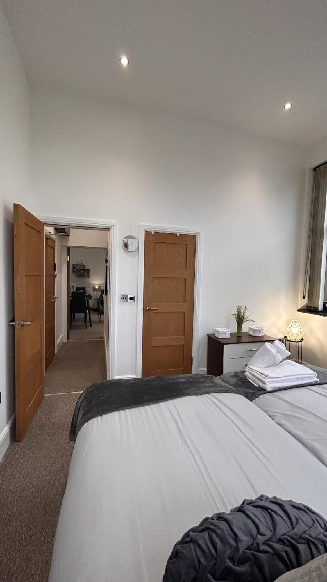 Cozy 1-Bedroom Apartment In The Heart Of Barnsley Town Centre Zewnętrze zdjęcie